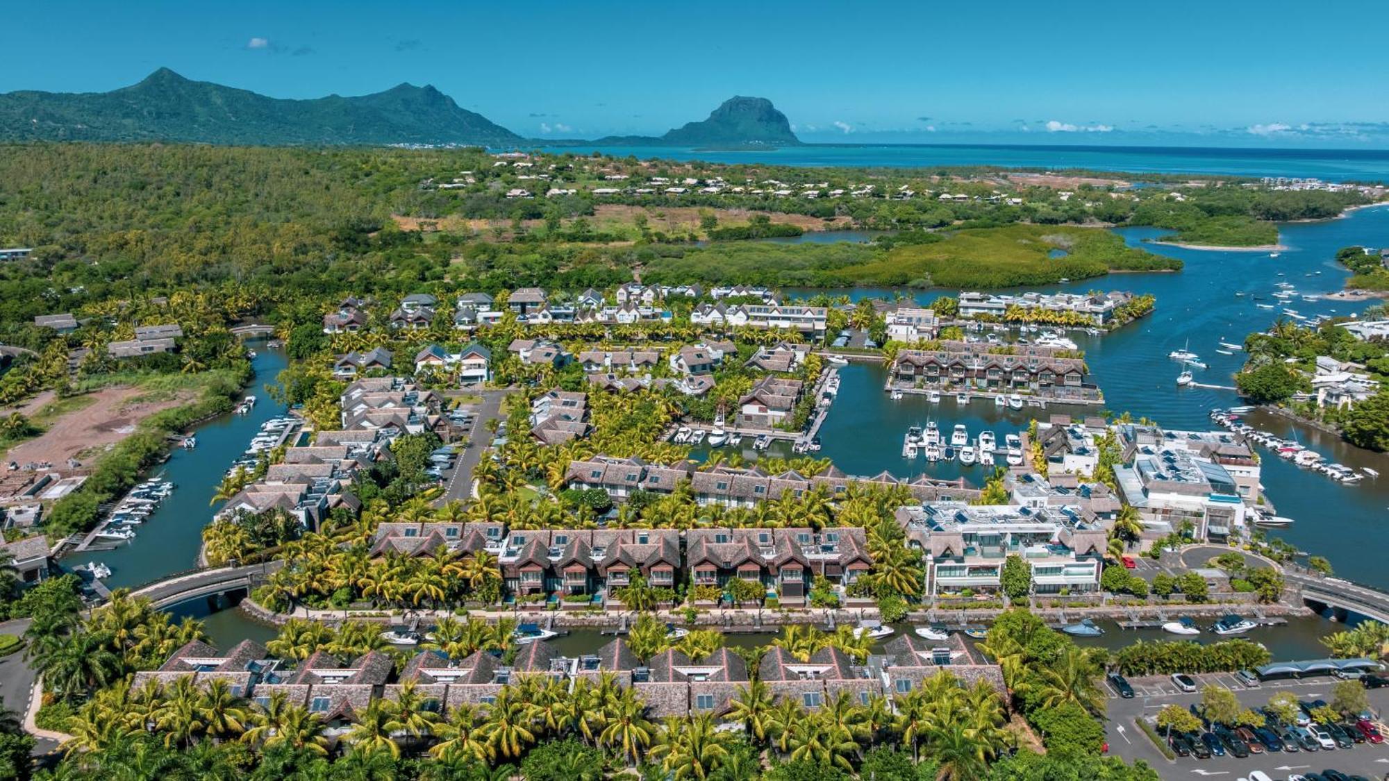 West Island By Horizon Holidays Rivière Noire Exterior foto